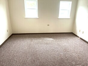 610 W 19th St, Unit 2 in Erie, PA - Building Photo - Building Photo