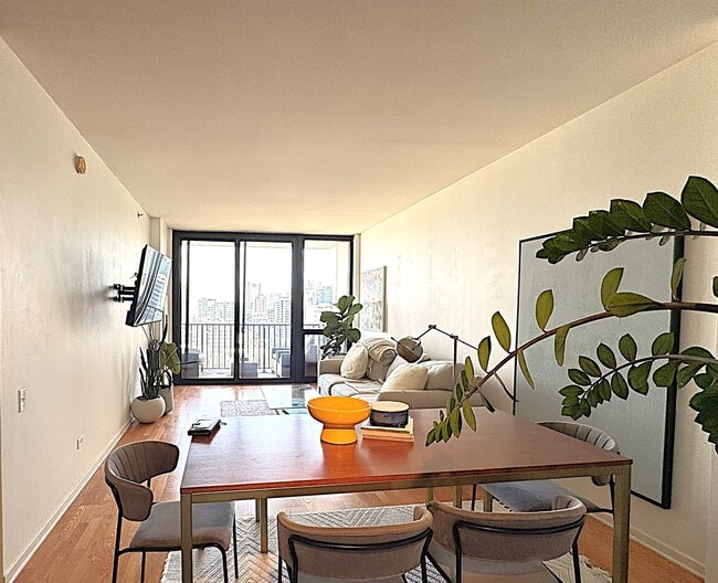 property at 210 S Desplaines St