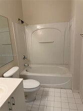 6922 NW 179th St in Hialeah, FL - Building Photo - Building Photo