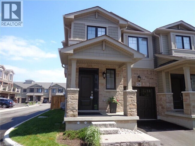 26 Walters Ln in Grimsby, ON - Building Photo - Building Photo