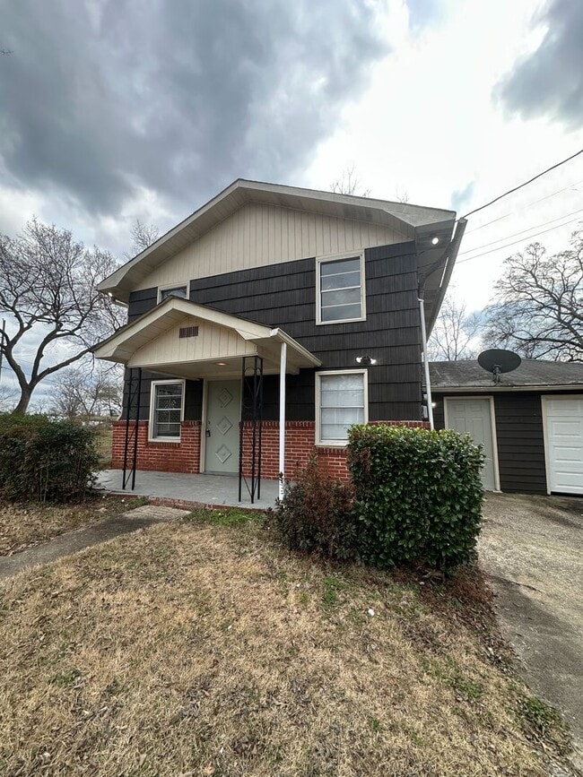 property at 1220 Skyline Dr