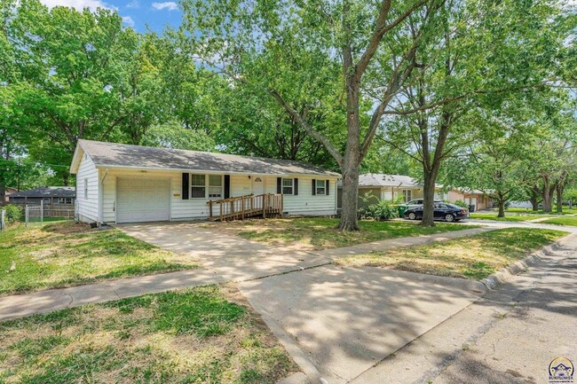 3020 SW Arnold Ave, Unit 3-3316 in Topeka, KS - Building Photo - Building Photo