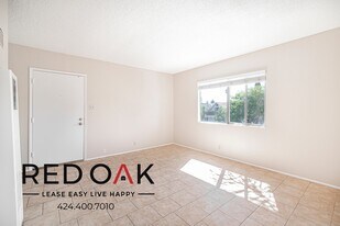 1036 Chestnut Ave in Long Beach, CA - Building Photo