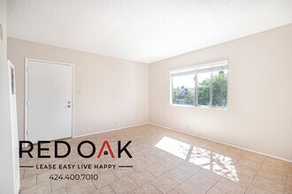 1036 Chestnut Ave in Long Beach, CA - Building Photo - Building Photo