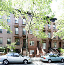 414 1/2 Clinton St in Brooklyn, NY - Building Photo - Building Photo