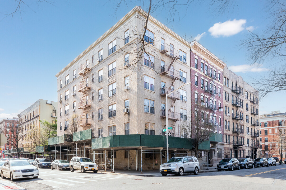 224 Bradhurst Avenue in New York, NY - Building Photo