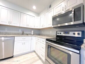 2700 N Hwy A1A in Indialantic, FL - Foto de edificio - Building Photo
