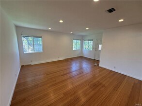 19148 Saticoy St in Los Angeles, CA - Building Photo - Building Photo