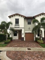 8806 NW 103rd Ave in Doral, FL - Building Photo