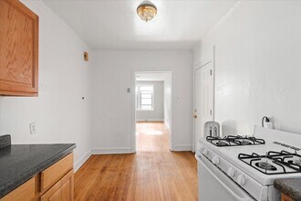 2340 W Touhy Ave, Unit 46-3F in Chicago, IL - Building Photo - Building Photo