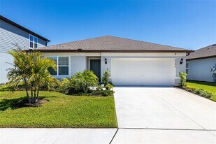 9256 Royal River Cir in Parrish, FL - Building Photo