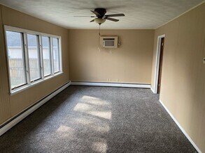 502 S Congress St, Unit 1 in Geneseo, IL - Building Photo - Building Photo