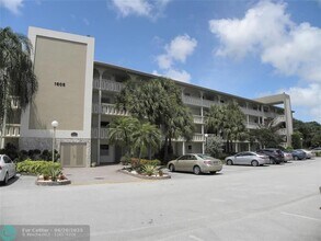 1605 Abaco Dr in Coconut Creek, FL - Building Photo - Building Photo