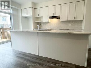 5 Hine Rd in Brantford, ON - Building Photo - Building Photo