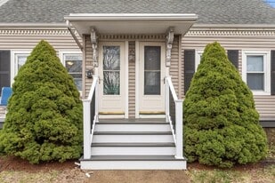 20 School St, Unit 2 in Weymouth, MA - Building Photo