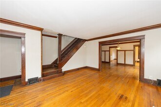 2572 Mayfield Rd in Cleveland Heights, OH - Building Photo - Building Photo