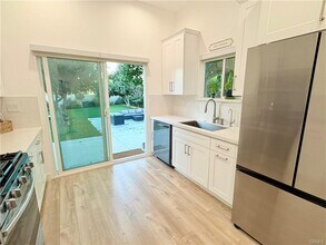 502 N Avon St in Burbank, CA - Building Photo - Building Photo