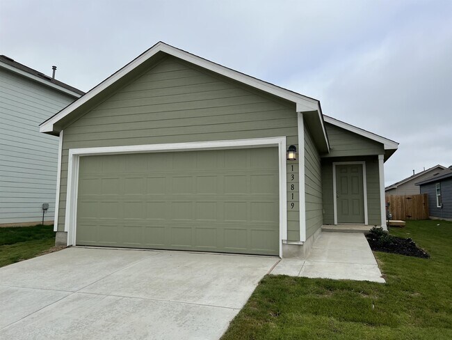 13819 Llama Pl in San Antonio, TX - Building Photo - Building Photo