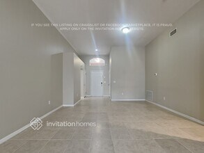 11815 Easthampton Dr in Tampa, FL - Foto de edificio - Building Photo