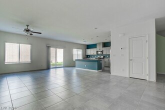 10944 Meridian Flds Ave in Las Vegas, NV - Building Photo - Building Photo