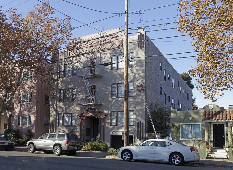 Beach Apartments in Alameda, CA - Foto de edificio