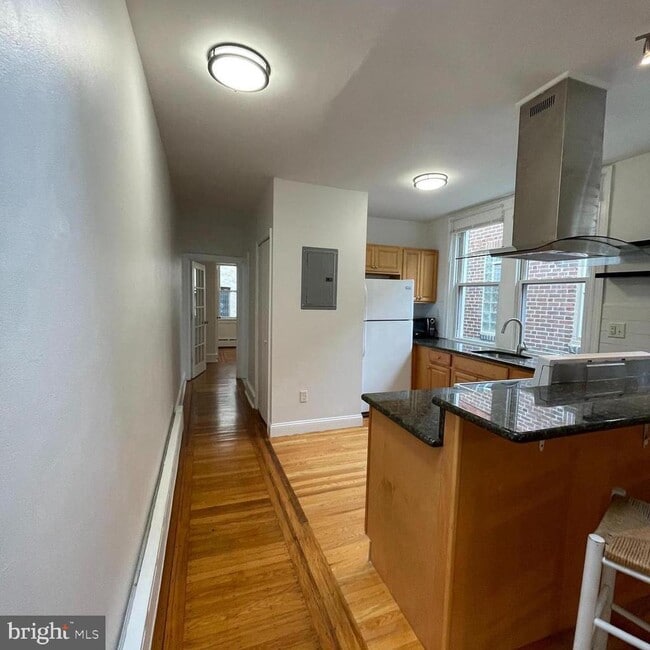property at 641 Bainbridge St