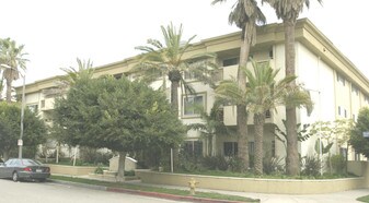 8170 Redlands St in Playa Del Rey, CA - Building Photo
