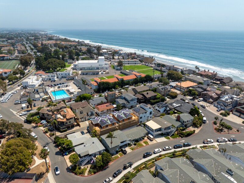 2340 Ocean St in Carlsbad, CA - Foto de edificio