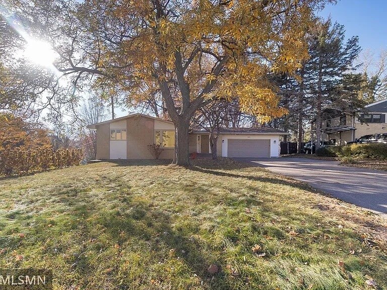 1803 10th St NW in New Brighton, MN - Building Photo