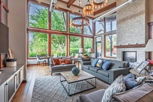 The Lodge in Marysville, WA - Building Photo