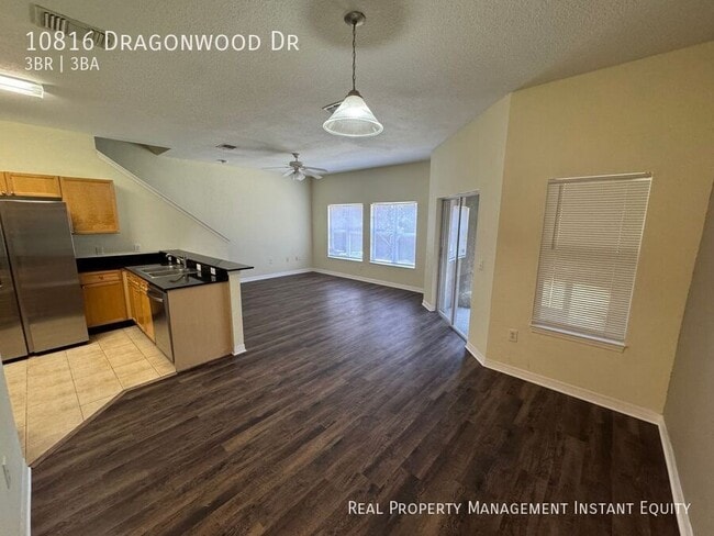 10816 Dragonwood Dr in Tampa, FL - Building Photo - Building Photo