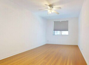 711 W End Ave in New York, NY - Building Photo - Building Photo