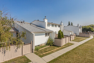 Marlborough Place in Edmonton, AB - Building Photo