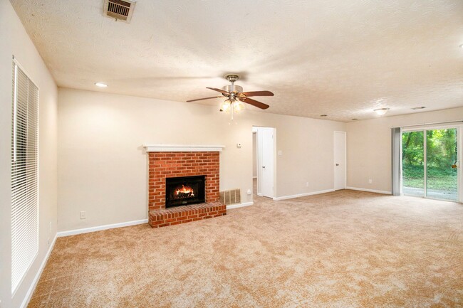 5359 Cedar Rock Dr in Stonecrest, GA - Building Photo - Building Photo