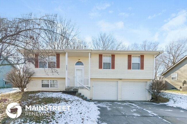 property at 1463 NW Foxboro Rd