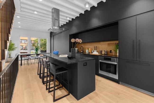 94 Pioneer St in Brooklyn, NY - Building Photo - Building Photo