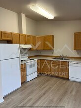 Castlevale Apartments in Yakima, WA - Foto de edificio - Building Photo