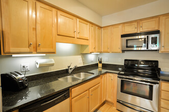 Lake Harriet Condos in Minneapolis, MN - Building Photo - Building Photo