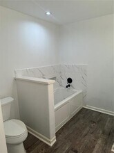 604 S McKinney St in Ennis, TX - Building Photo - Building Photo