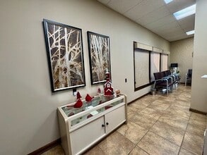 1207 W Main St in Carmi, IL - Building Photo - Building Photo