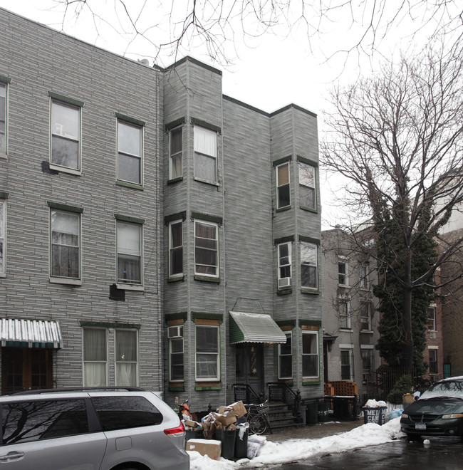 119 Huron St in Brooklyn, NY - Foto de edificio - Building Photo