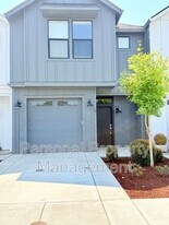 417 NE Repass Rd in Vancouver, WA - Building Photo