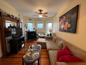 121 Liberty Rd, Unit 3 in Somerville, MA - Building Photo - Building Photo