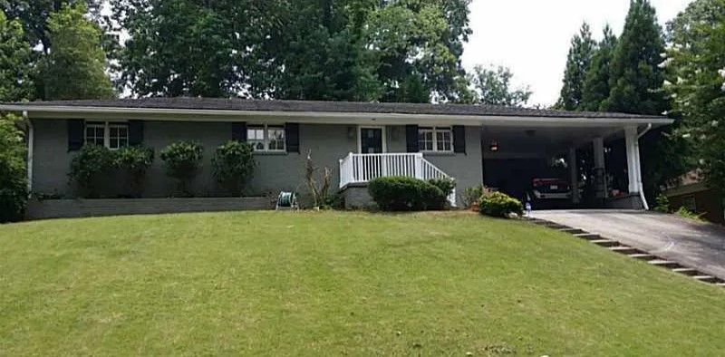 2506 N Bryan Cir in East Point, GA - Building Photo