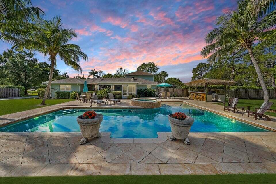 5895 Keith Rd in Jupiter, FL - Building Photo