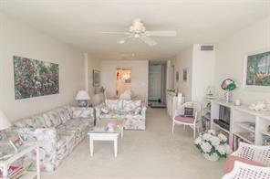 2121 Gulf Shore Blvd N-Unit -305 in Naples, FL - Building Photo - Building Photo