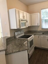 2212 Golden Oak Ln in Valrico, FL - Foto de edificio - Building Photo