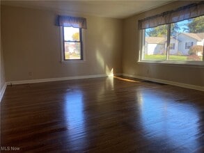 1231 Sippo Ave SW in Canton, OH - Building Photo - Building Photo