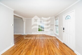 2408 Webster St in Racine, WI - Foto de edificio - Building Photo