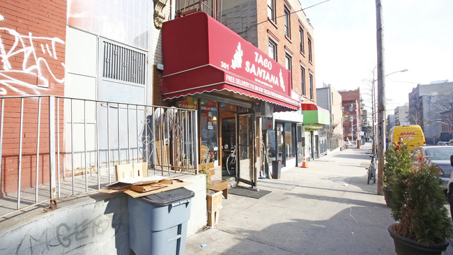 301 Keap St in Brooklyn, NY - Building Photo - Building Photo